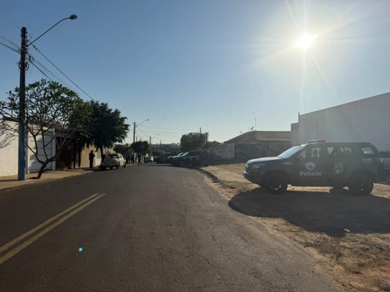 Homem morre baleado após reagir durante cumprimento a mandado de busca pelo Baep